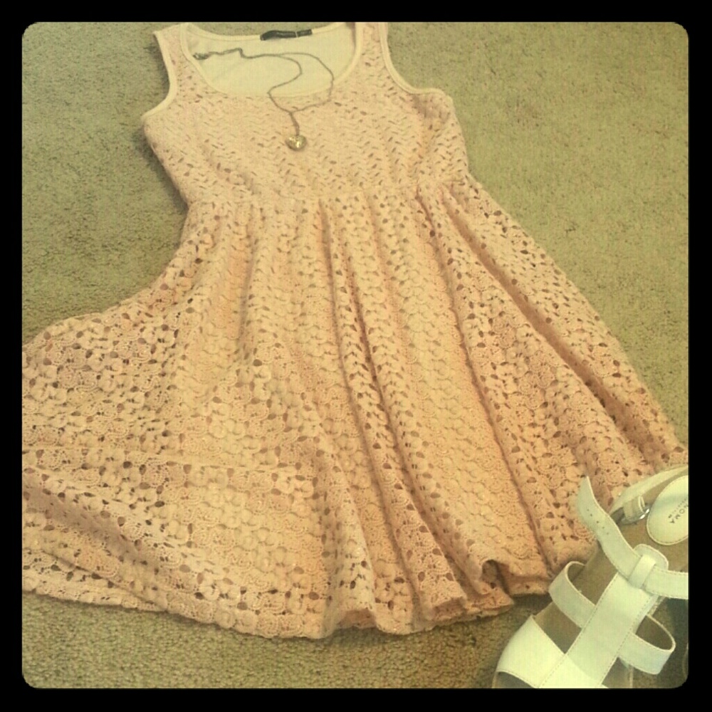 Pink rose golden shimmering sleeveless lace dress