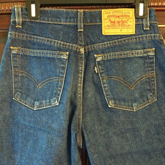 Vintage Levi's High-Rise Capris - Picture 3 of 7
