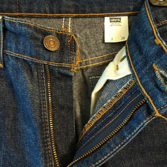 Vintage Levi's High-Rise Capris - Picture 4 of 7