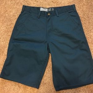 Men's Freeworld short. Size 34. Never worn!!