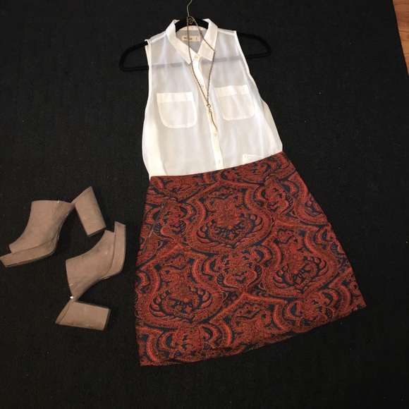 Tops - White sheer collared tank