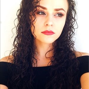 Meet your Posher, Alexis