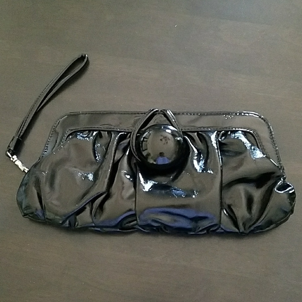 Black wristlet
