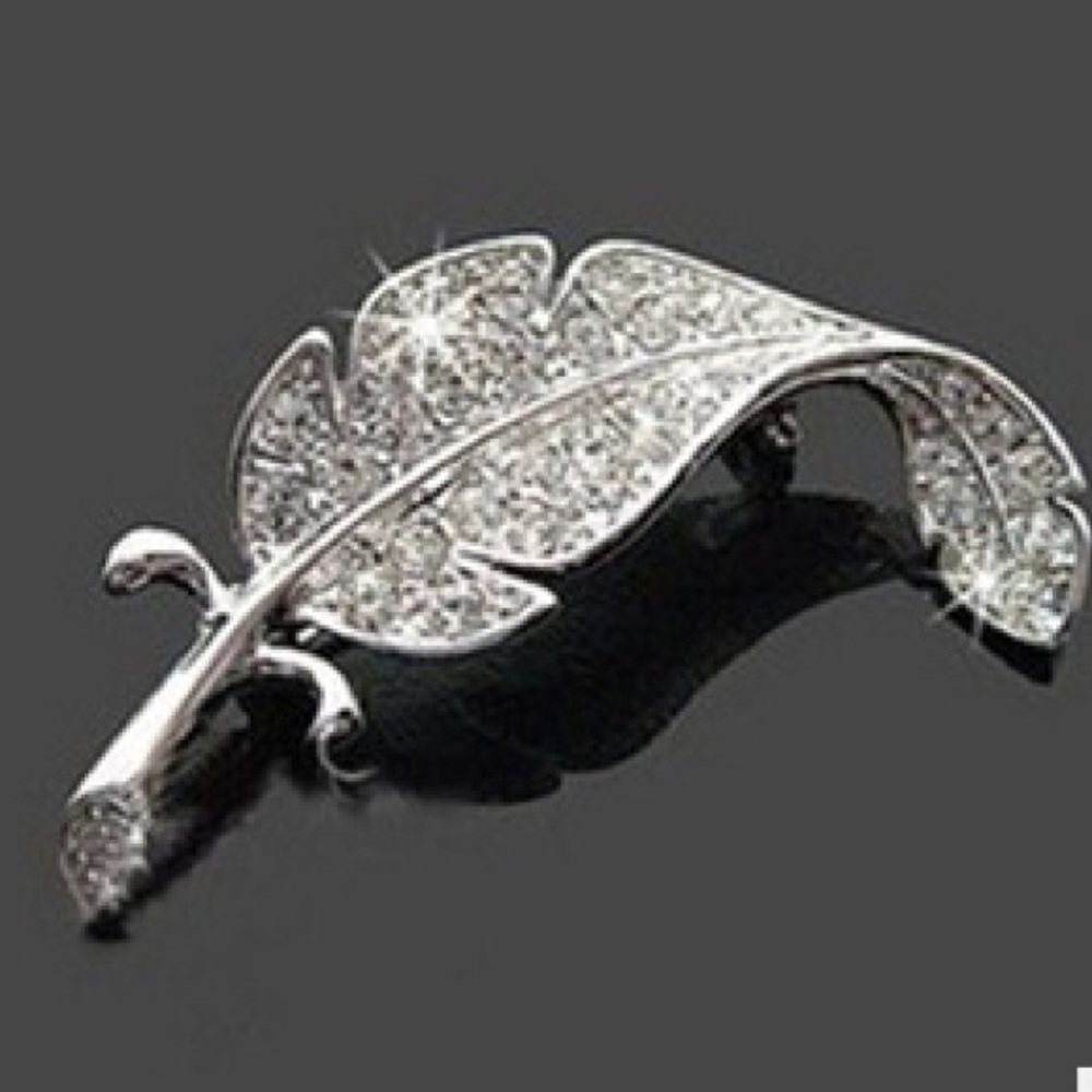 Vintage-Style Brand New Feather Brooch