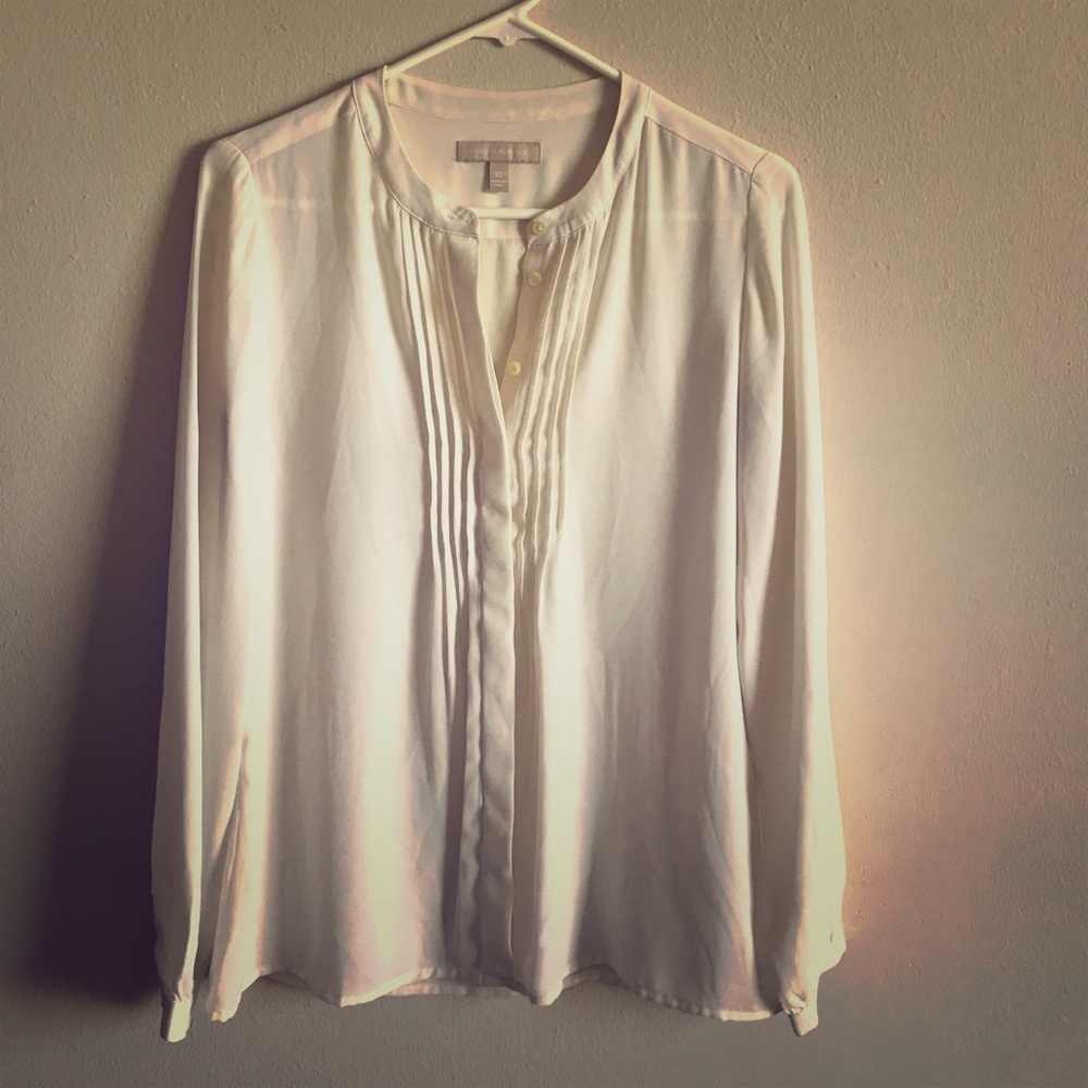 XS ivory button down with pleat detail