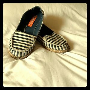 Rocket Dog blue and white canvas shoes