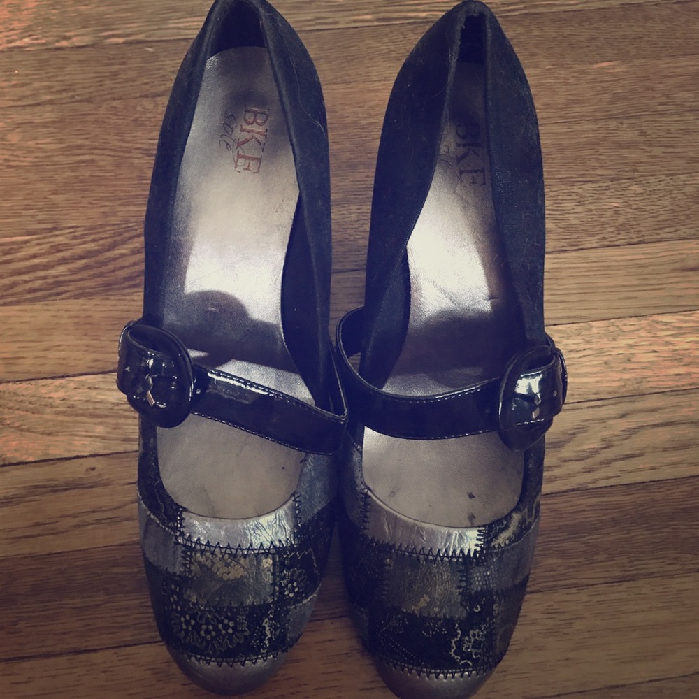 Black gray bke heels