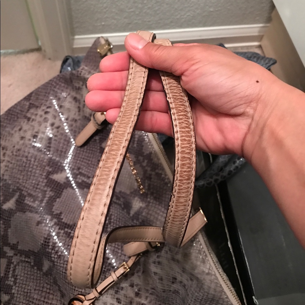 👛👛👛Michael Kors bag👛👛👛 - Picture 2 of 4