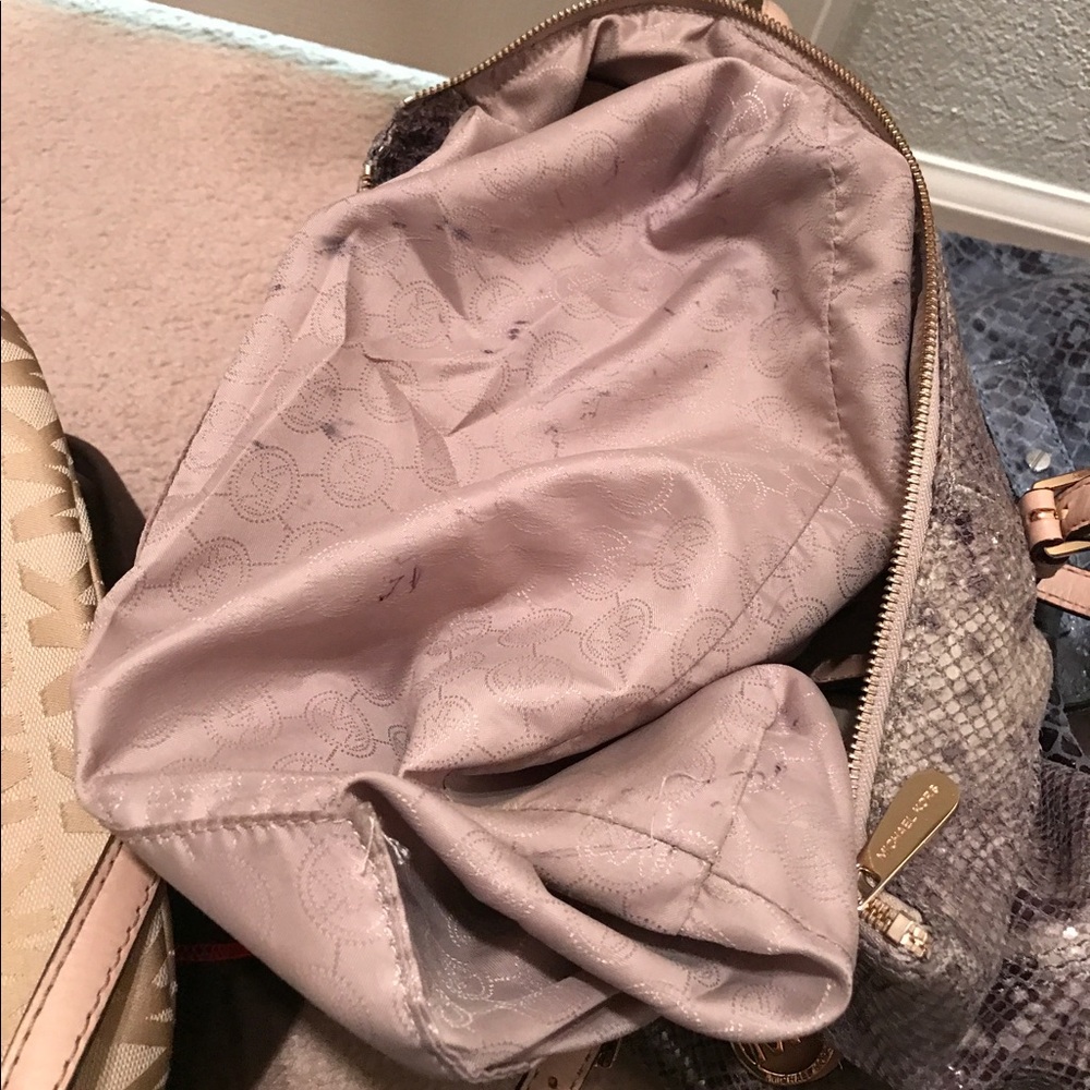👛👛👛Michael Kors bag👛👛👛 - Picture 3 of 4