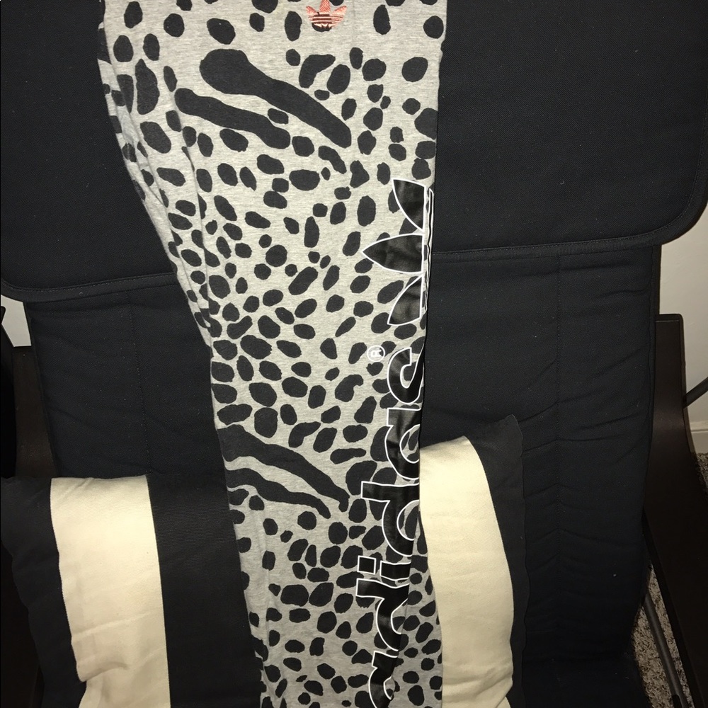 Adidas leopard leggings