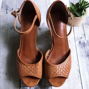 Banana Republic Tan/cognac Wedges in 8.5
