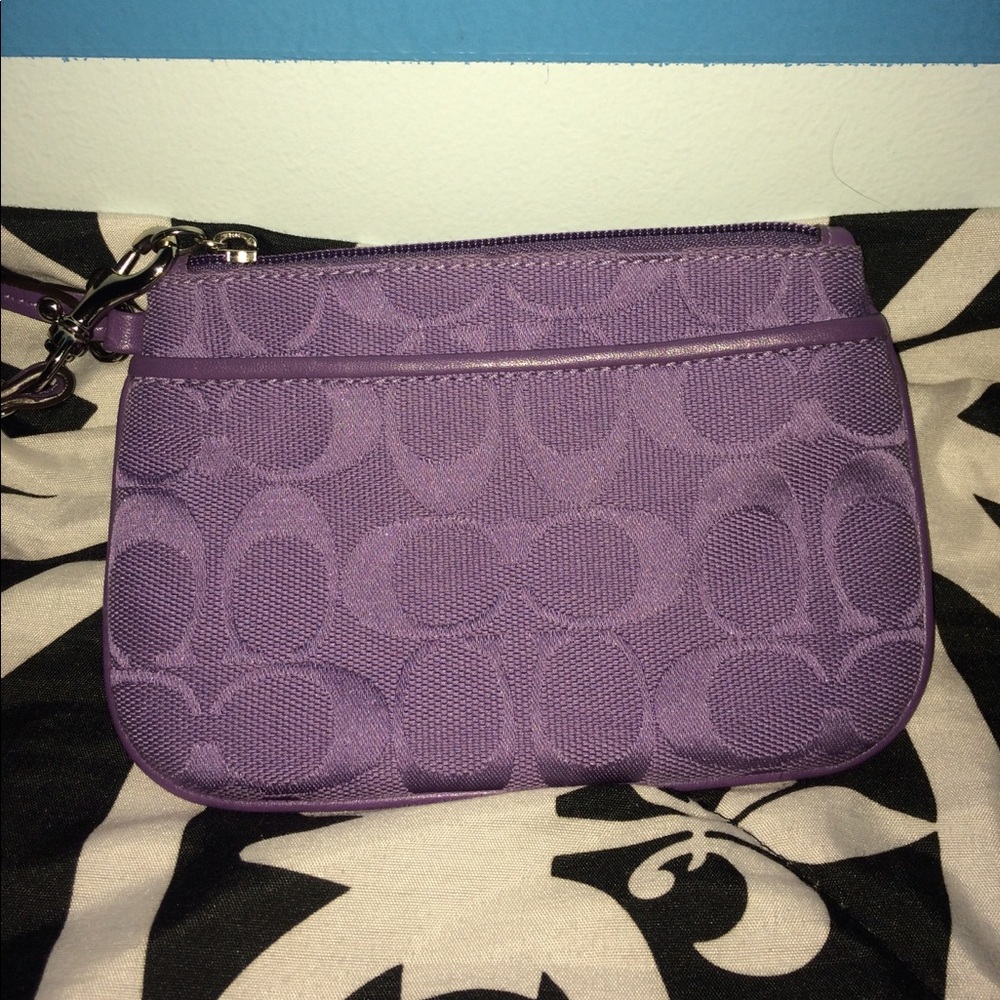 PERFECT CONDITION AUTHENTIC PURPLE COACH WRISTLET