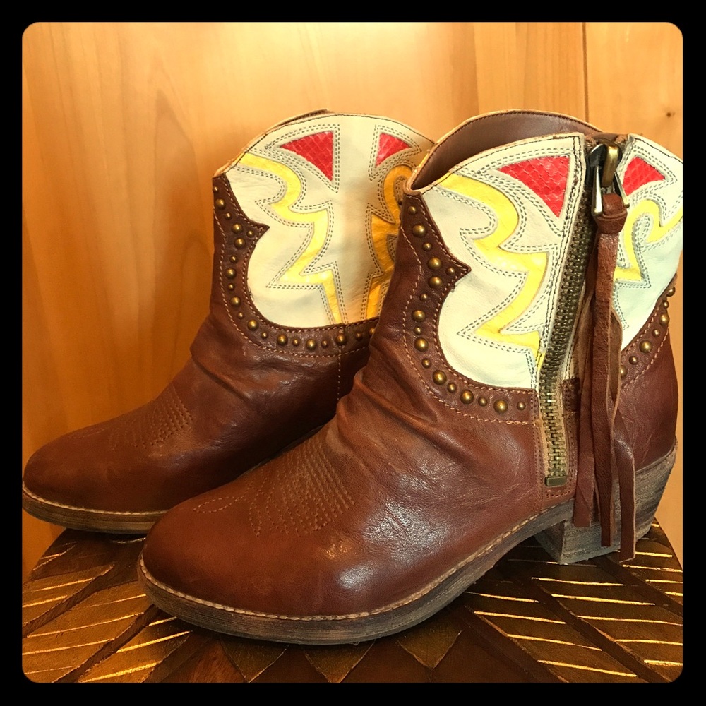 Sam Edelman Short Heeled Cowgirl Booties