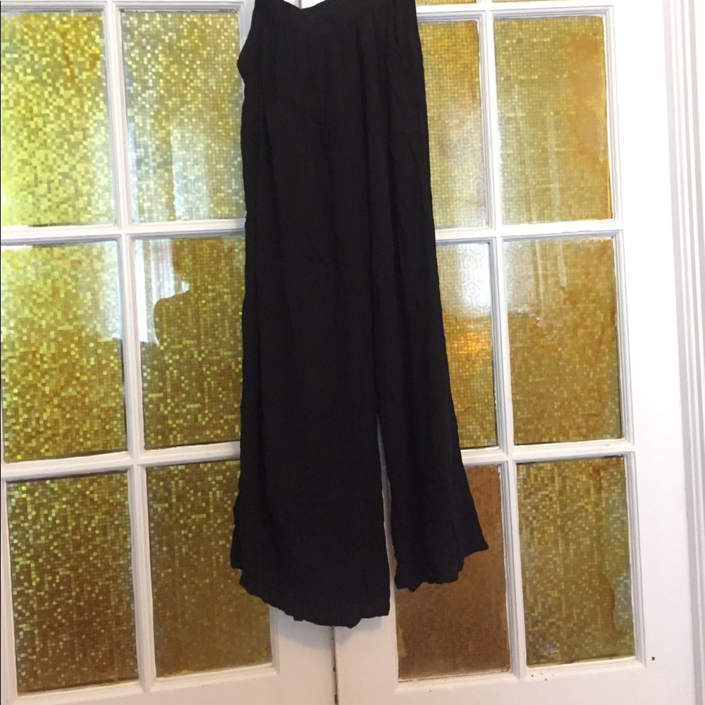 Black linen type pants