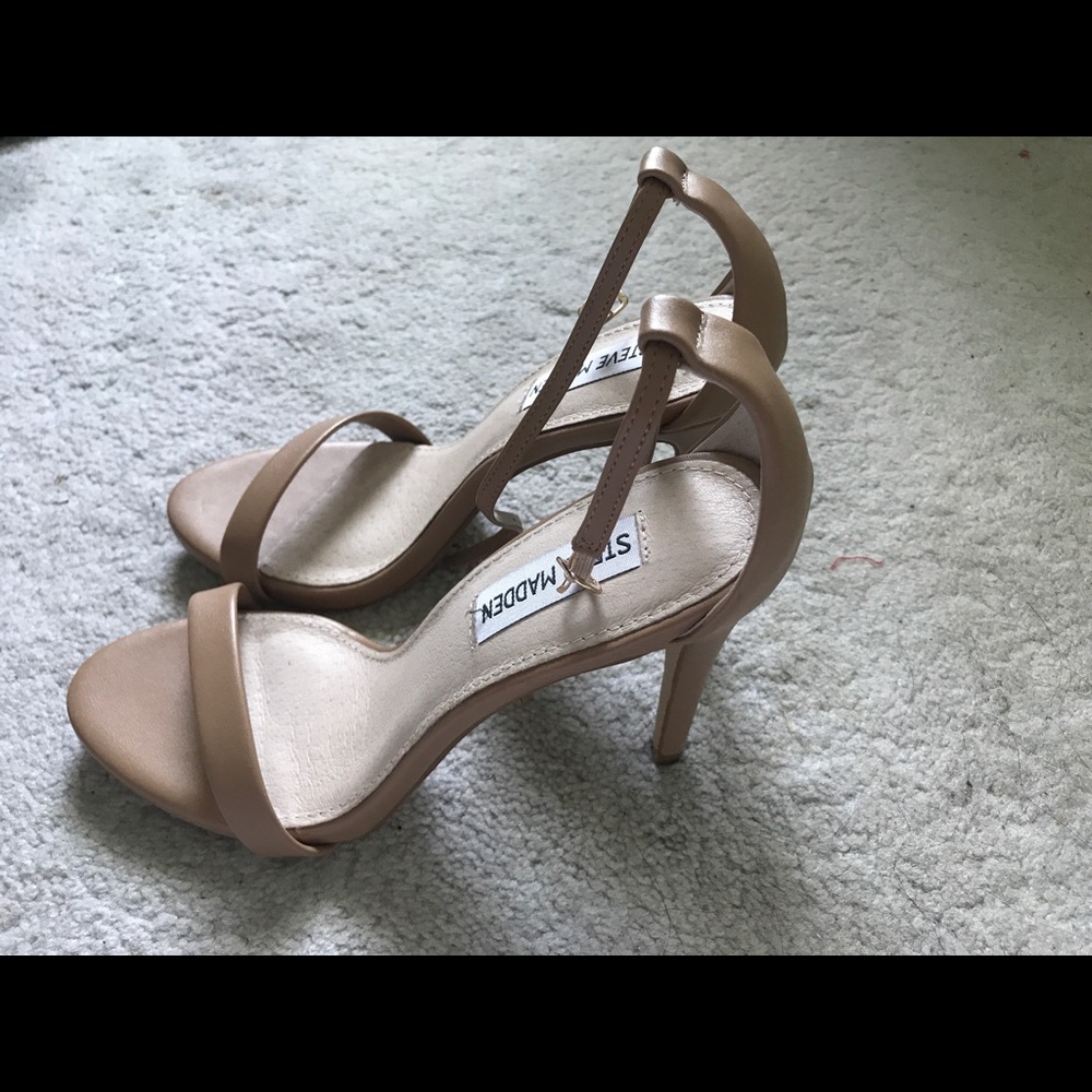 Steve Madden Women' s Stecy two piece sandal/7.5