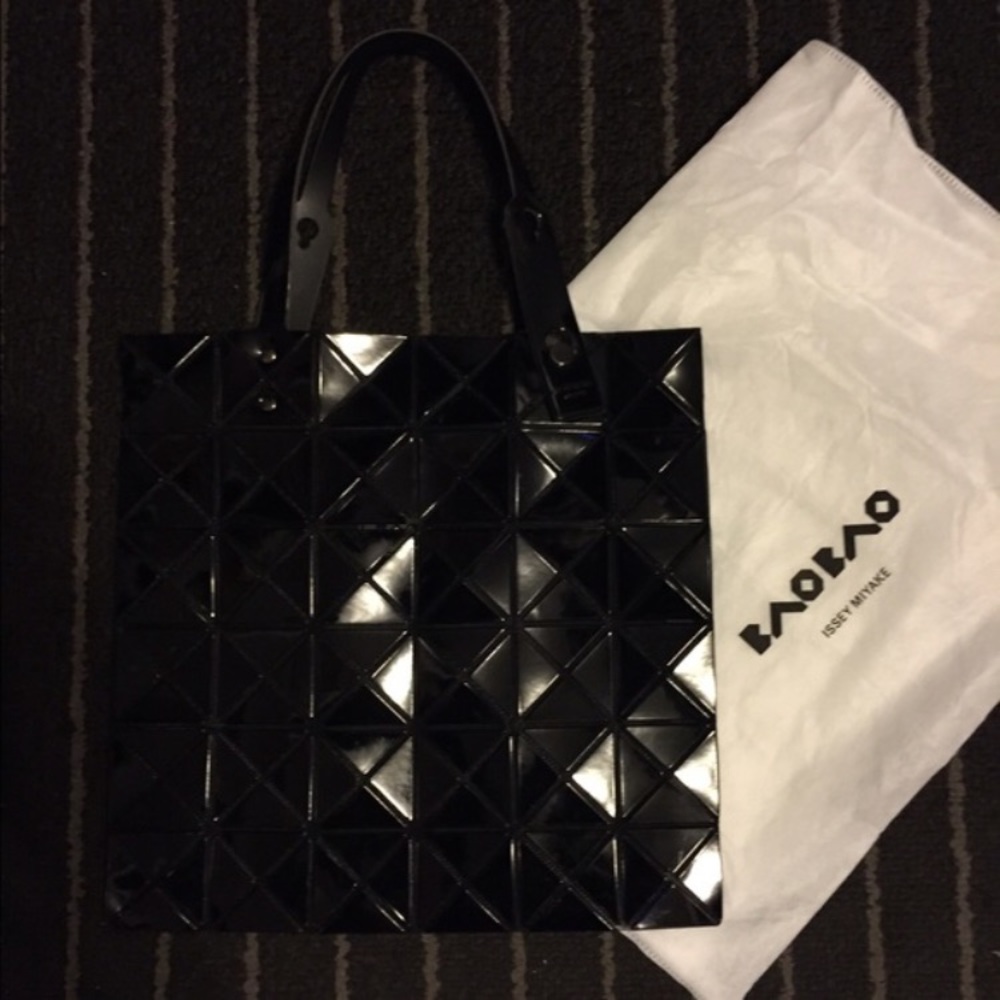 NWT Authentic BaoBao Lucent basic tote in black - Picture 3 of 5