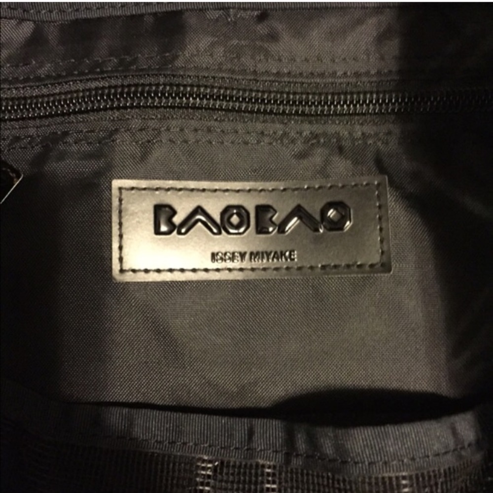 NWT Authentic BaoBao Lucent basic tote in black - Picture 4 of 5