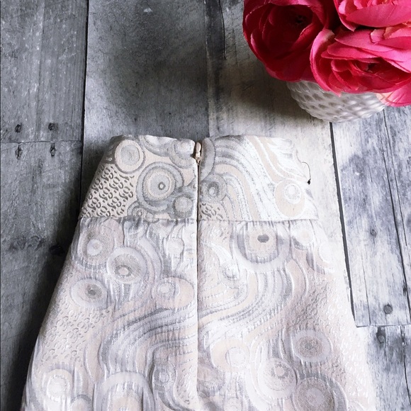 Banana Republic White Mini Skirt Size 6 - Picture 3 of 3