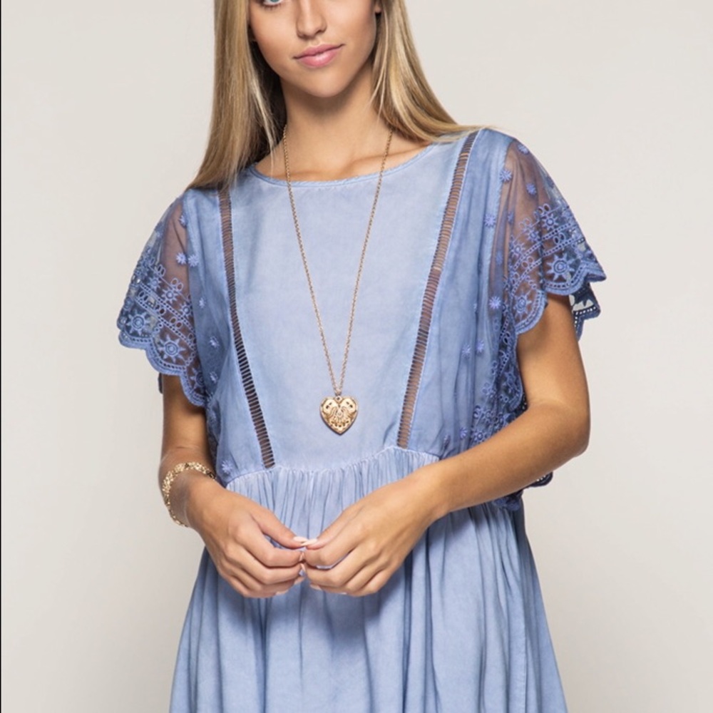 Flirty short sleeve dress - Picture 3 of 4