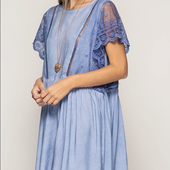 Flirty short sleeve dress - Picture 2 of 4