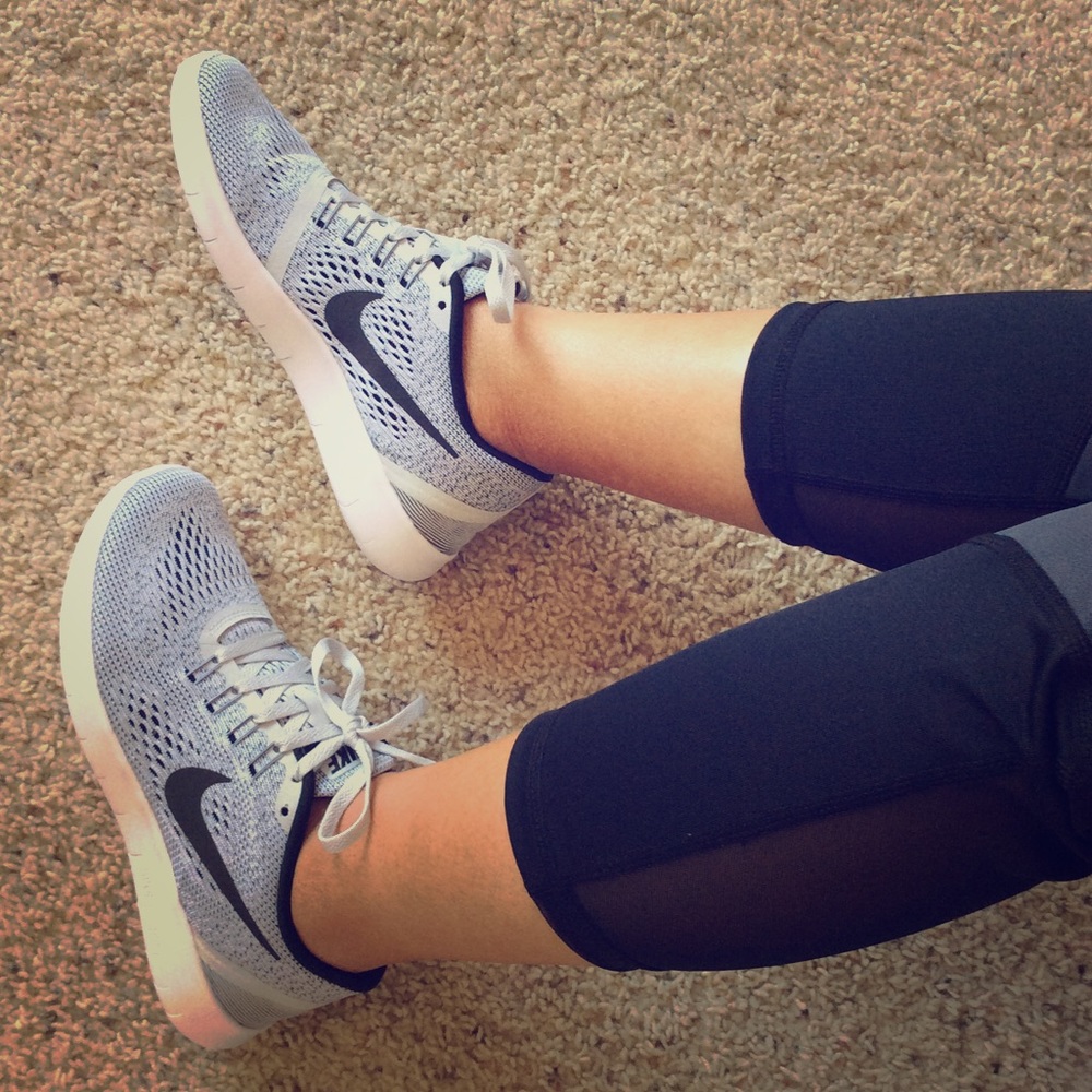 100% New & Authentic Women Nike Free RN size 6