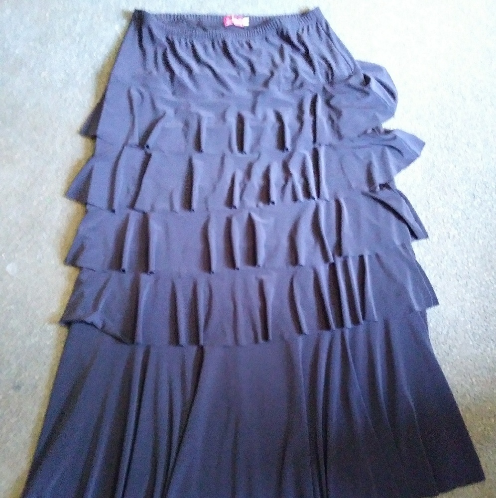 Ruffle skirt