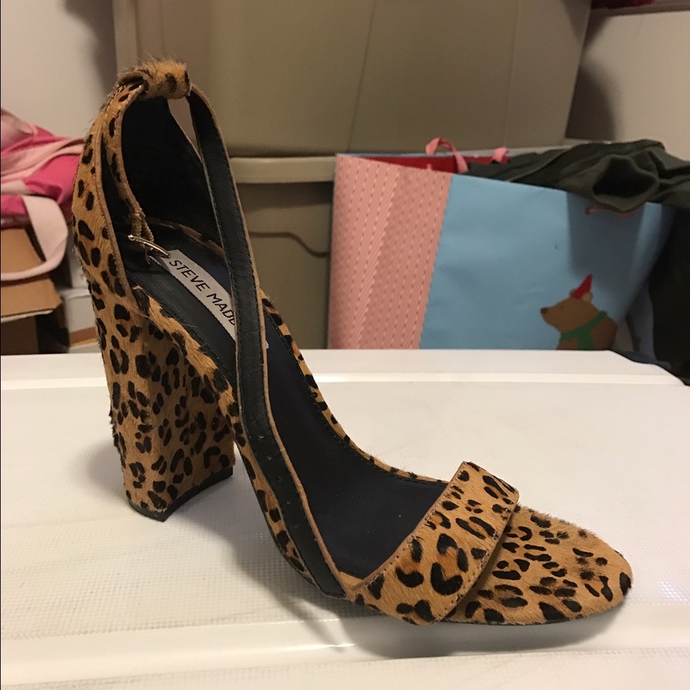 ISO Steve Madden Carrson