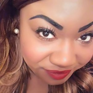 Meet your Posher, Joelle