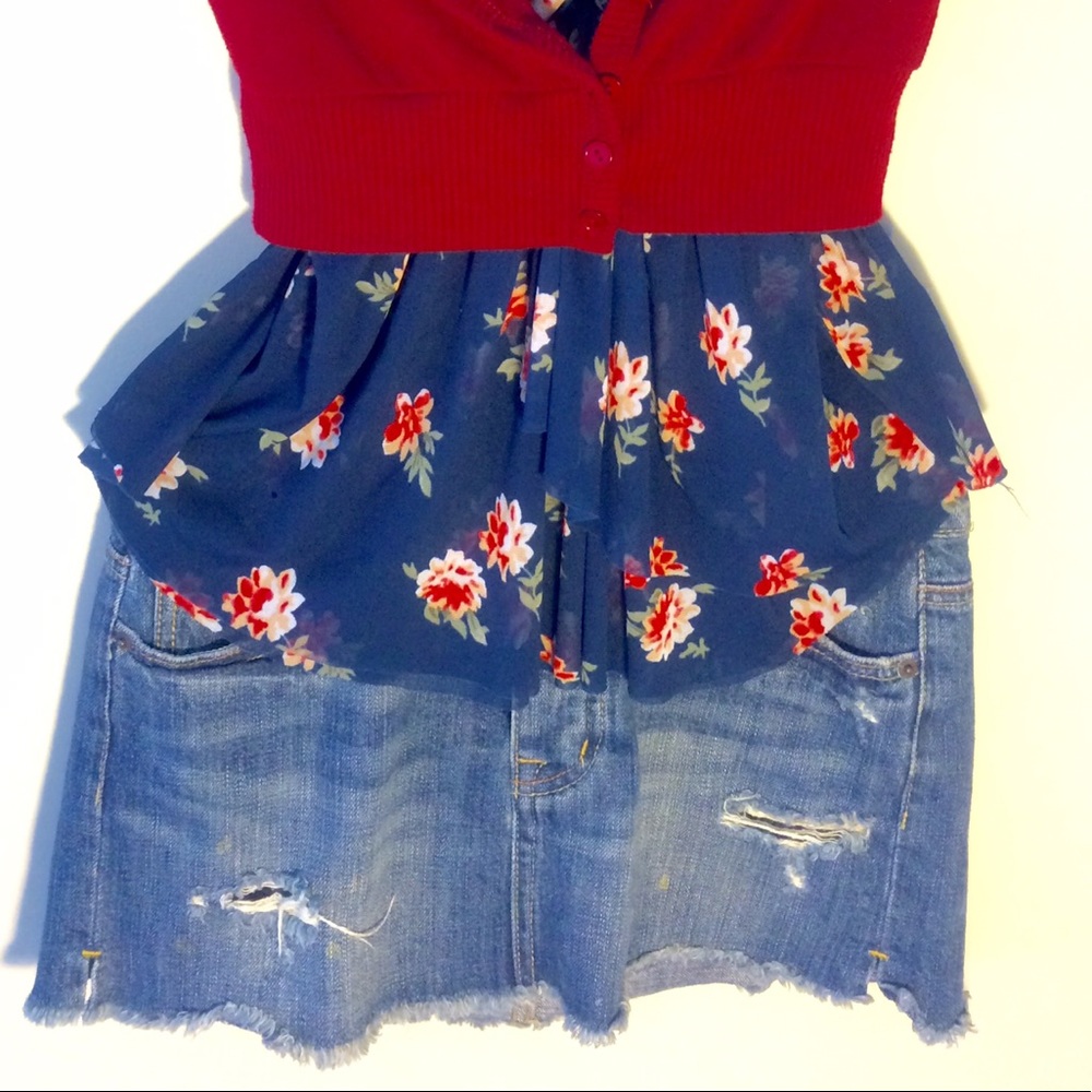 American eagle distressed denim skirt. Sz 2