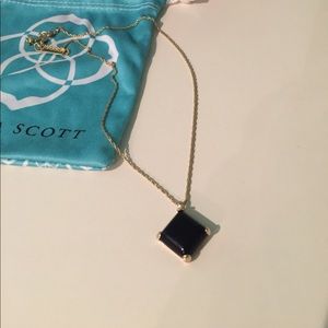 Kendra Scott necklace