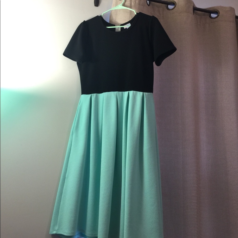 LuLaRoe Amelia Dress - Size Large