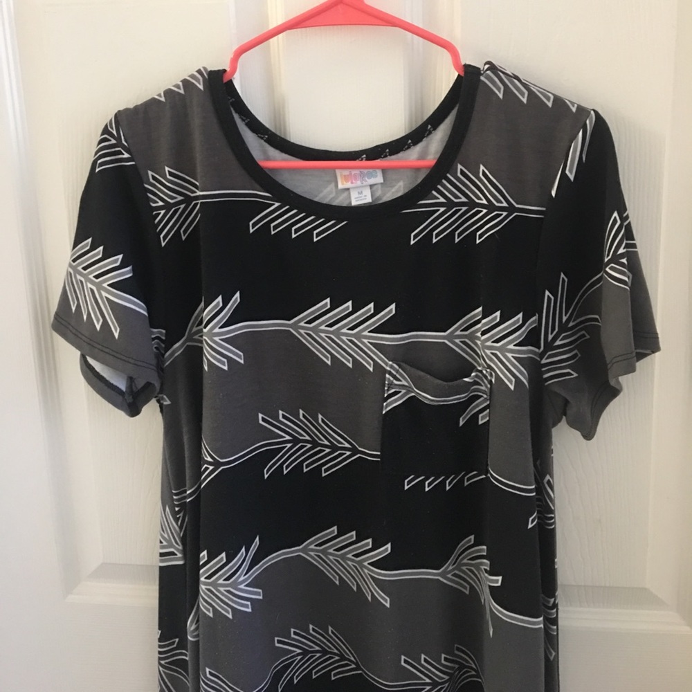 Lularoe Carly arrow dress