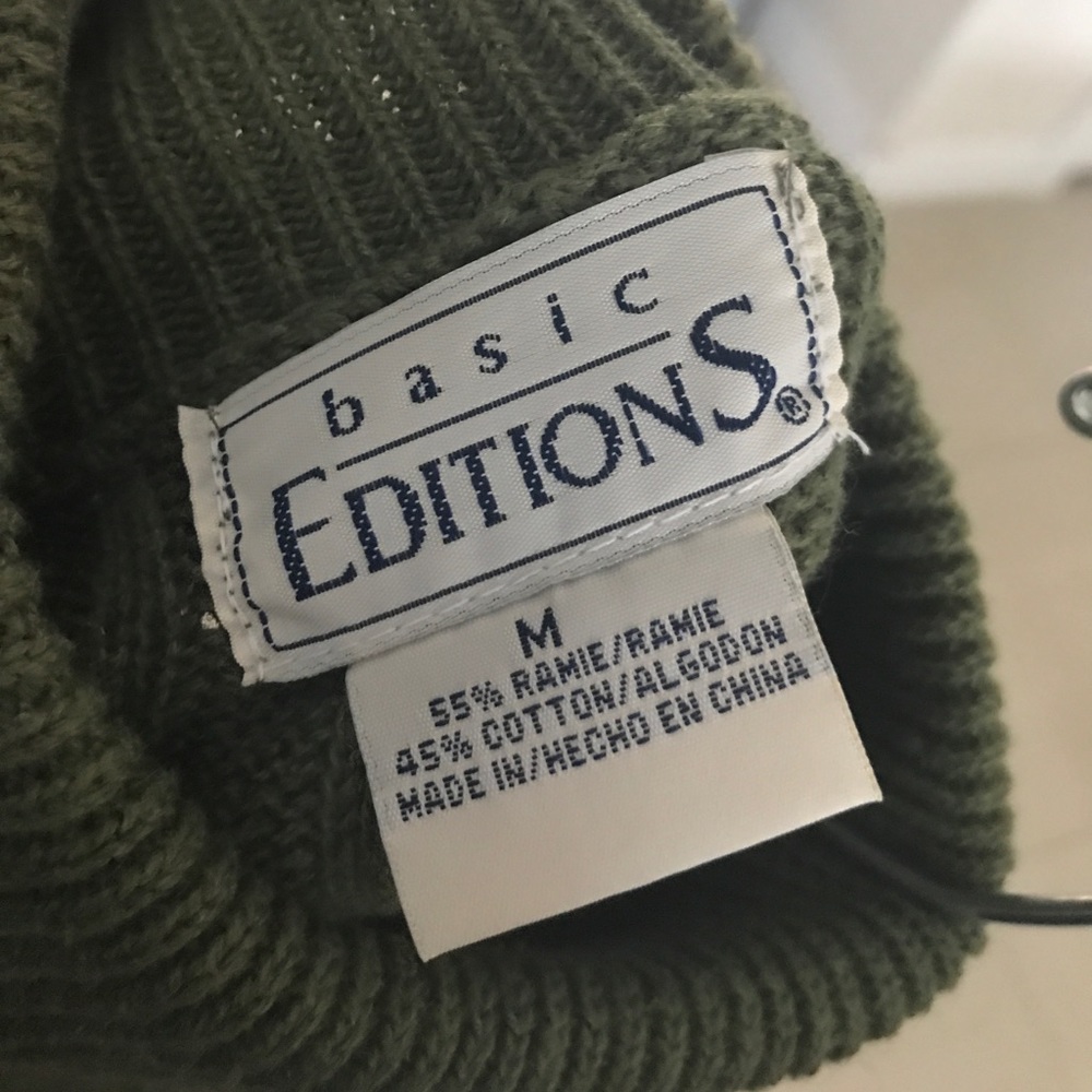 Basic Editions Turtle Neck - Picture 3 of 3