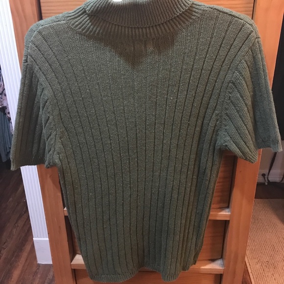 Basic Editions Turtle Neck - Picture 2 of 3