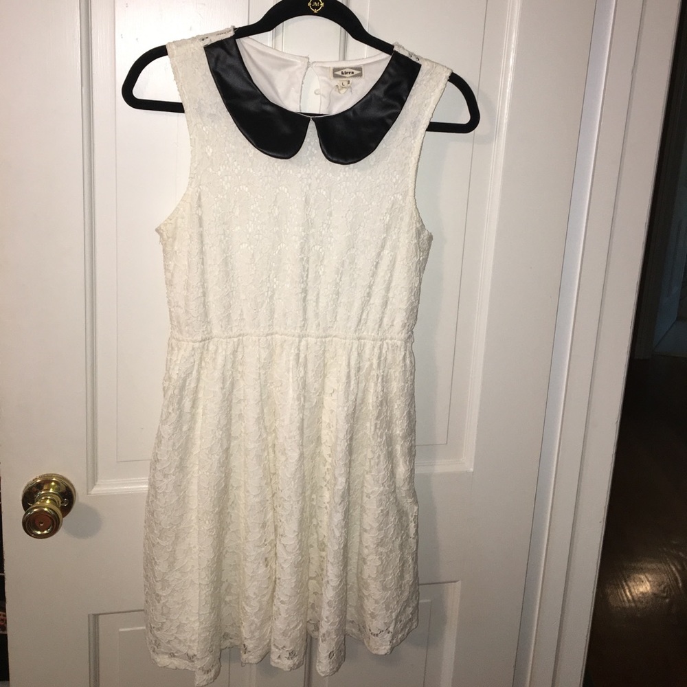 White lace with leather collar dress - Picture 2 of 6