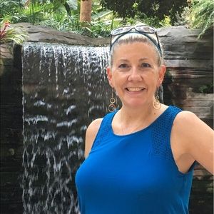 Meet your Posher, Laura