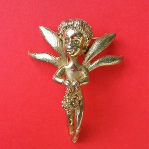 Vintage MONET Gold Tone Angel Cherub Fairy Brooch