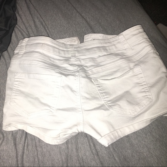 Shorts - Picture 3 of 3