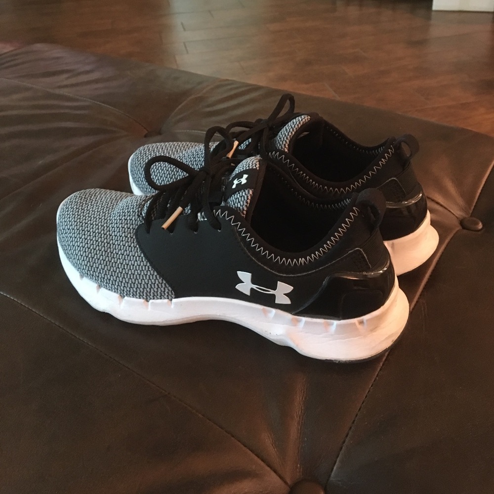 Under Armour Sneakers