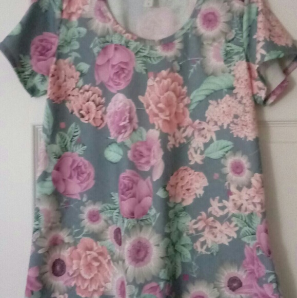 LuLaRoe Tops - LulaRoe Floral Classic Tee. Sale Pending.