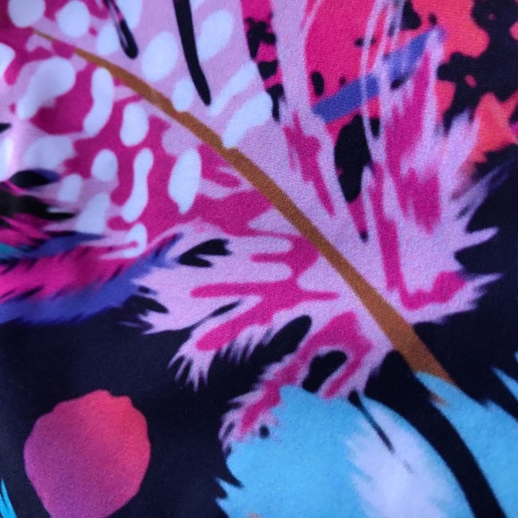 🌷 Printed Feather Leggings - Picture 6 of 8