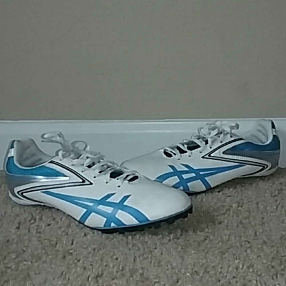 Track shoes
