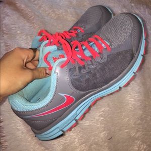 nike sneakers- very good condition