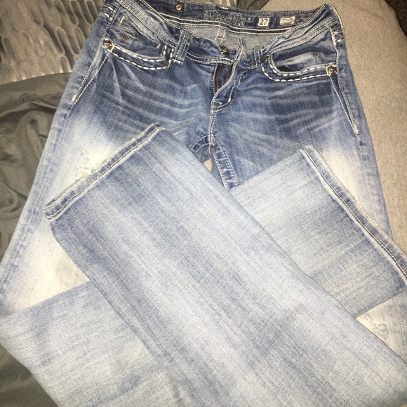 MISS MES - Picture 2 of 2