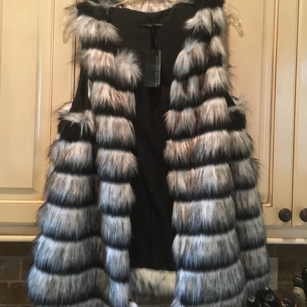 Stage Signature Studio faux fur vest