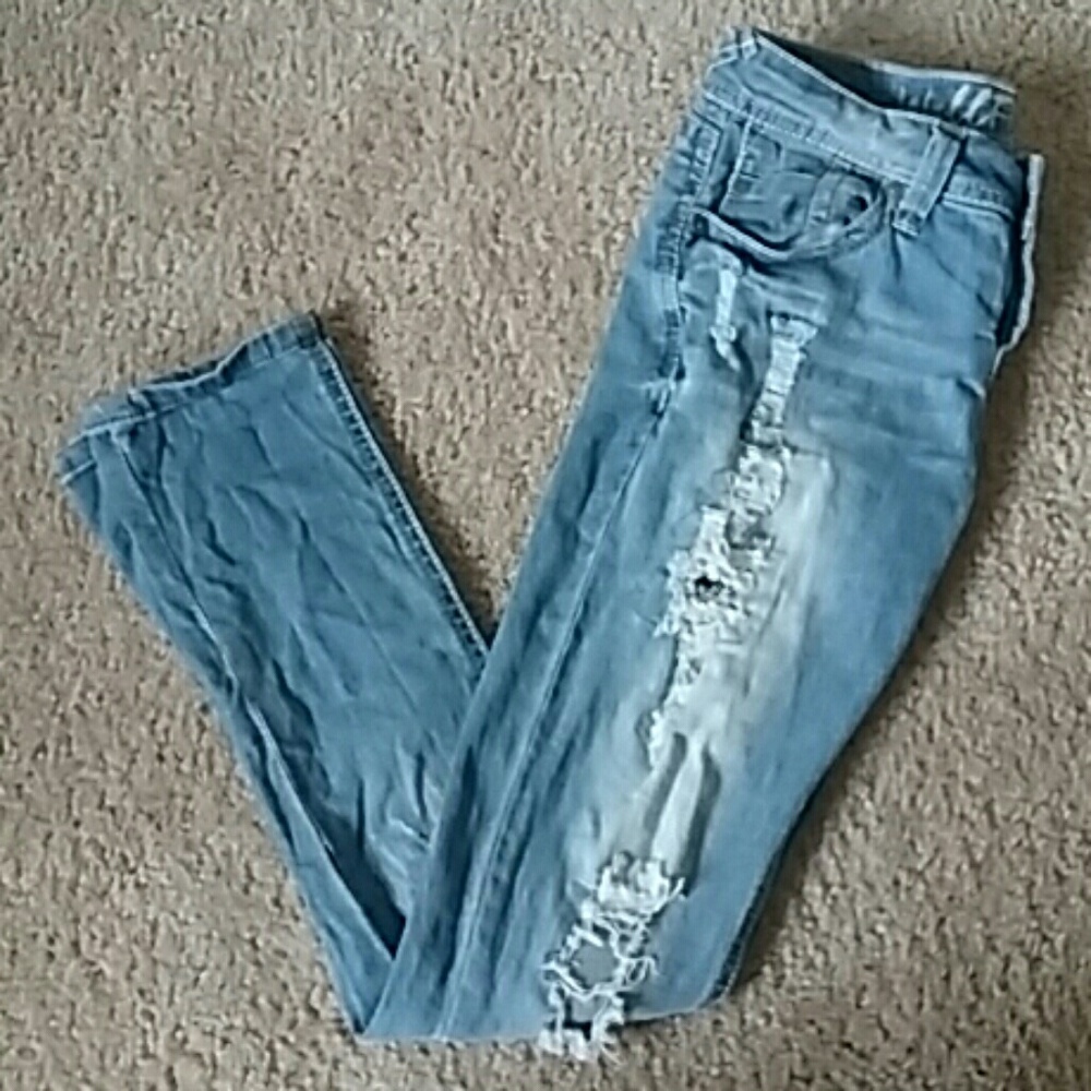 ripped boyfriend jeans