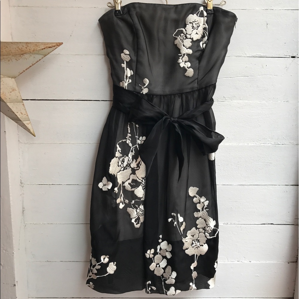 Floral Embroidered Strapless Dress