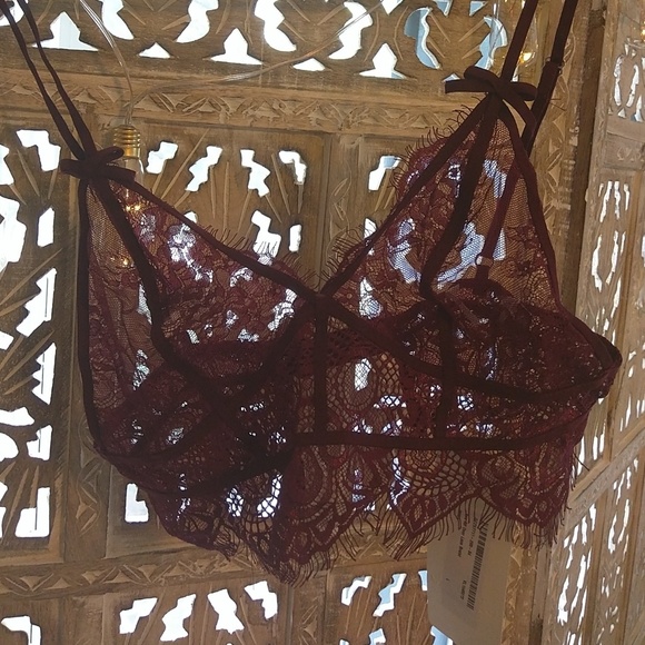 SOLD Coveted Taryn Lace from Nasty Gal - Picture 2 of 4