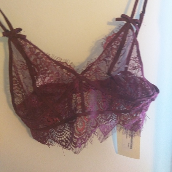 SOLD Coveted Taryn Lace from Nasty Gal - Picture 3 of 4