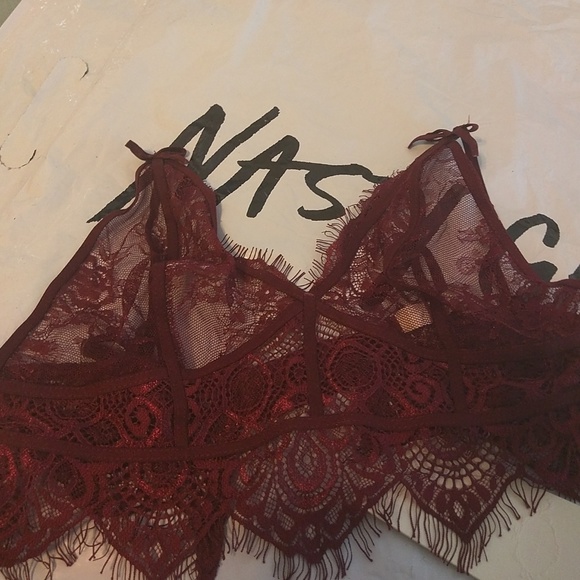 SOLD Coveted Taryn Lace from Nasty Gal - Picture 4 of 4